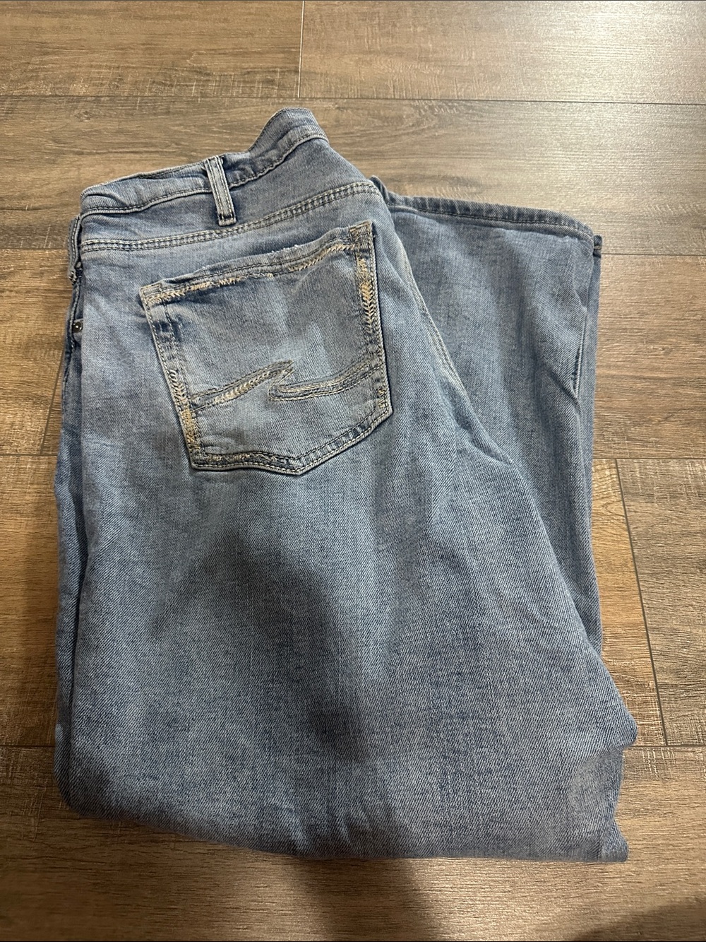 Silver Jeans Women's Light Blue Cropped Denim